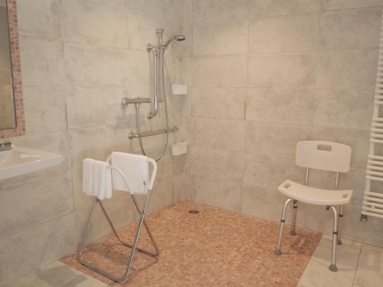 Au Relais Provencal Hotel Bagnols-en-Foret Ngoại thất bức ảnh